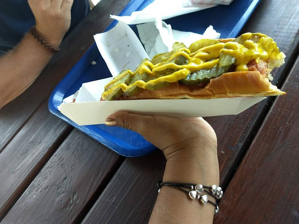 Als Hot Dogs | restaurant | 248 S Main St, Naugatuck, CT 06770, USA | 2037296229 OR +1 203-729-6229