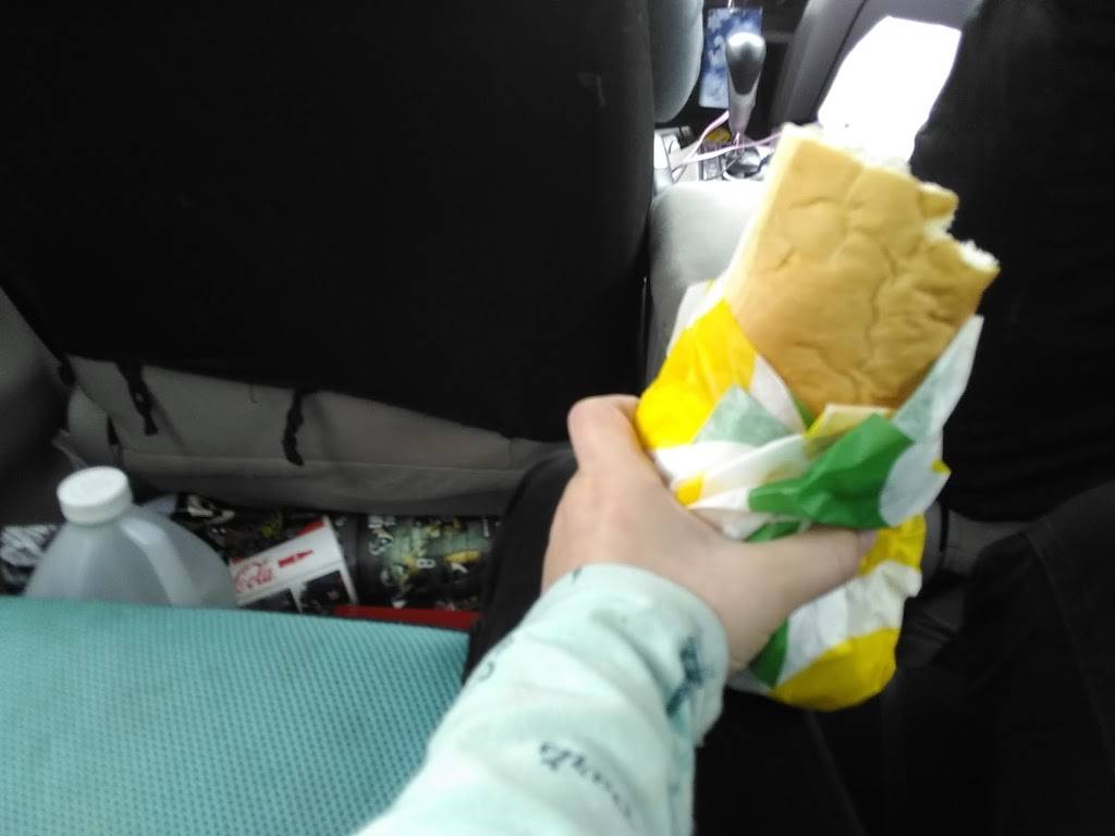 Subway | restaurant | 100 Higway 332 West Space F2 Brazos Mall, Lake Jackson, TX 77566, USA | 9792859007 OR +1 979-285-9007