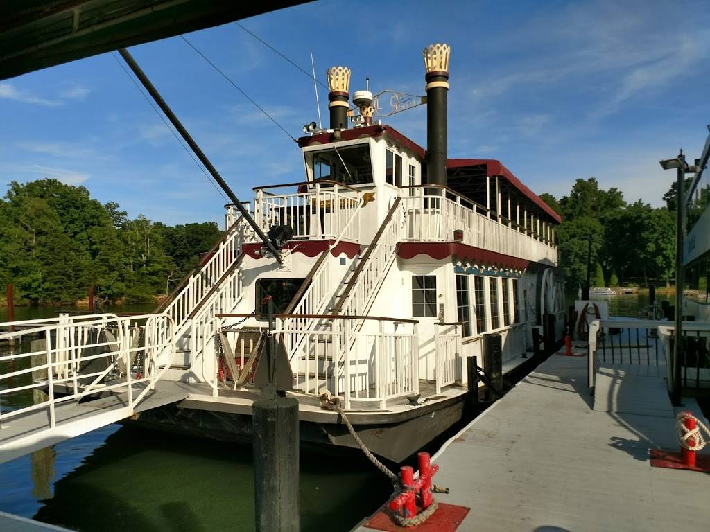 The Lady of the Lake | restaurant | 1459 River Hwy, Mooresville, NC 28117, USA | 7046632628 OR +1 704-663-2628