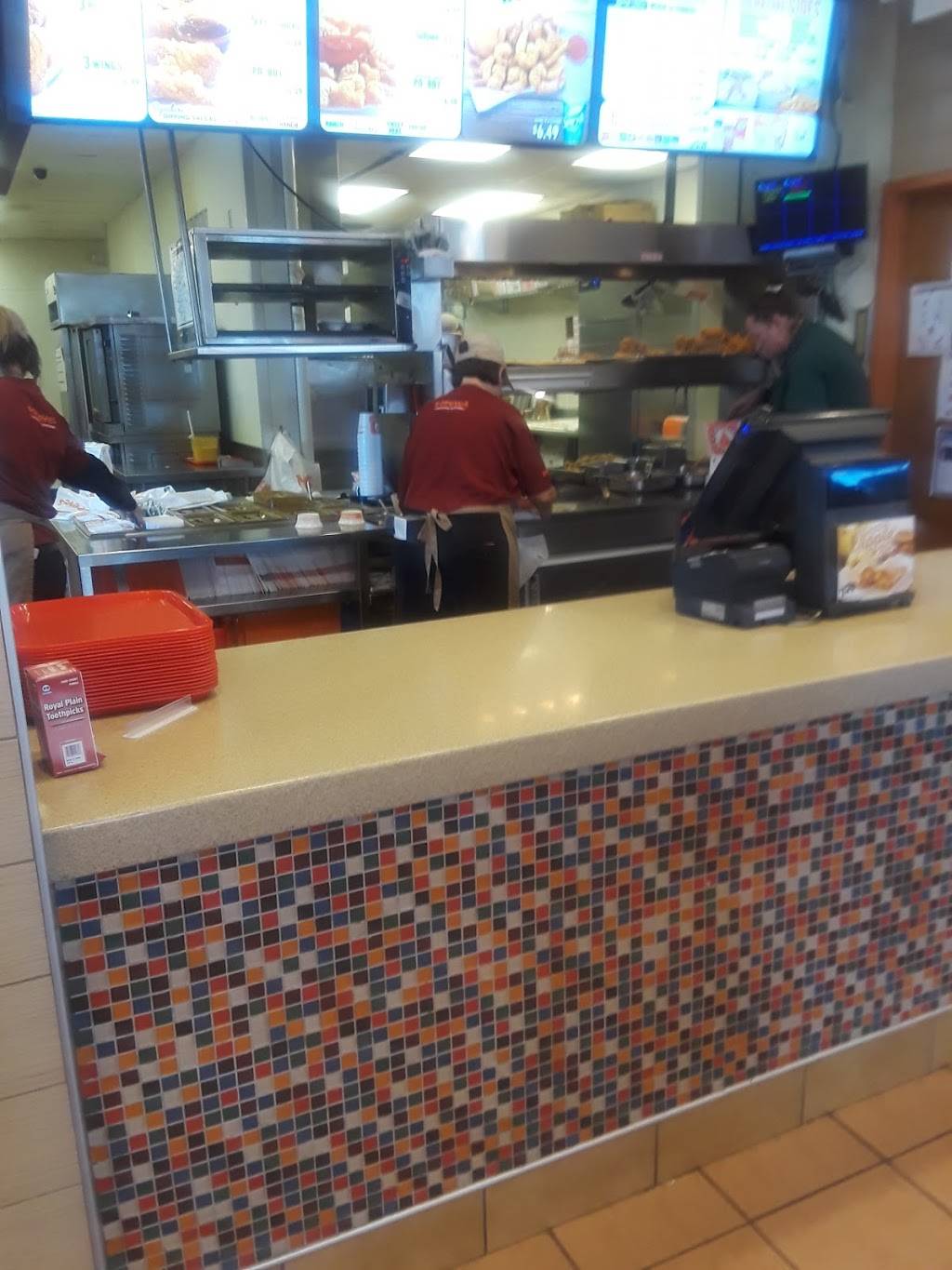 Popeyes Louisiana Kitchen | restaurant | 8449 TN-3 N, Millington, TN 38053, USA | 9018731187 OR +1 901-873-1187