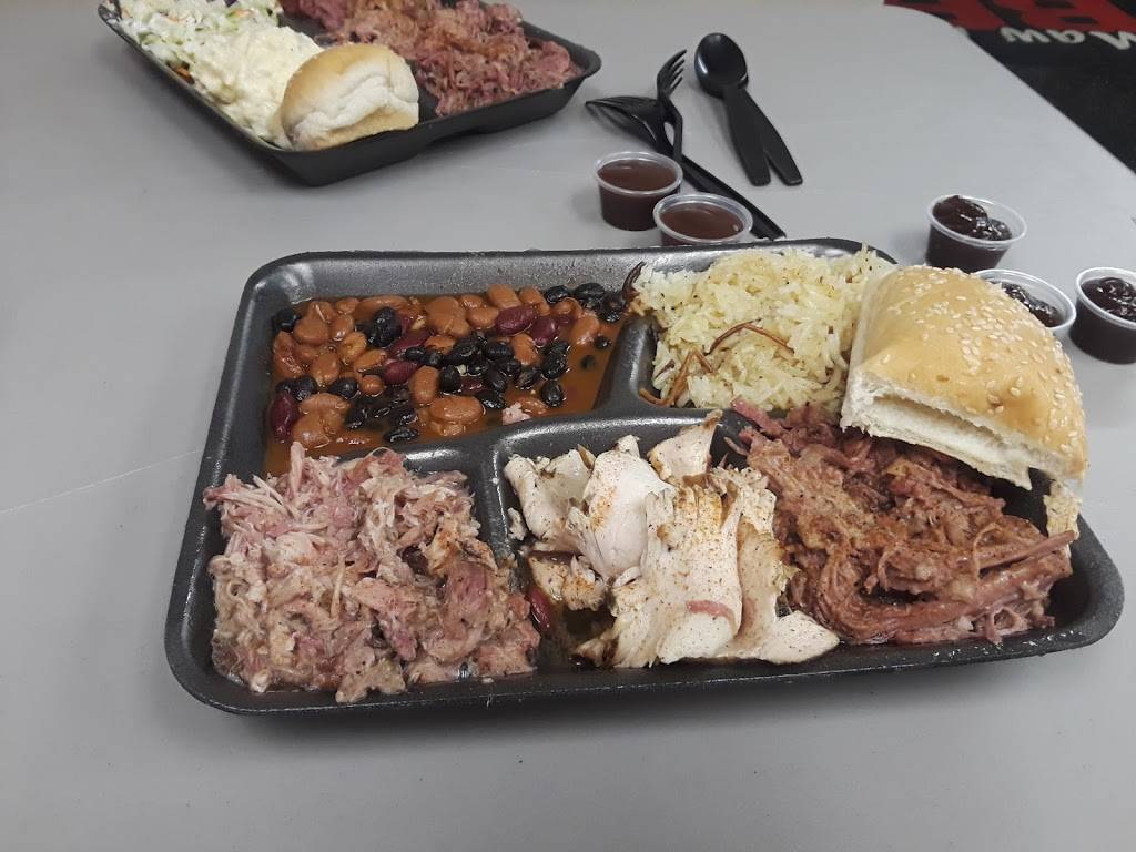 Maw n Paw BBQ | restaurant | 2686 N Clovis Ave, Fresno, CA 93727, USA | 5593489559 OR +1 559-348-9559