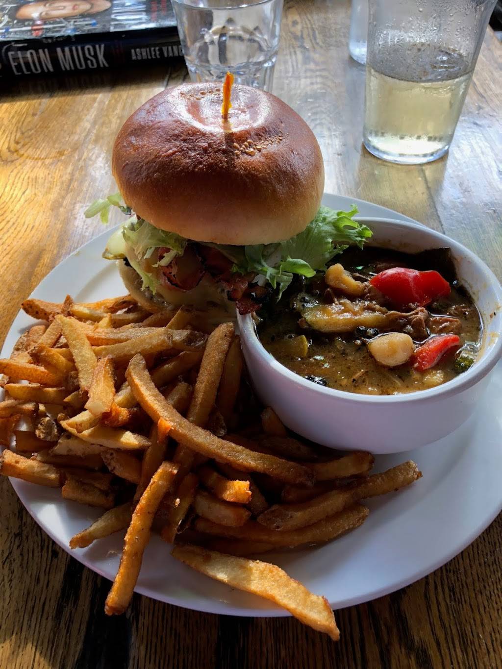 Olde Stone Brewing Company | restaurant | 380 George St N, Peterborough, ON K9H 3R3, Canada | 7057450495 OR +1 705-745-0495