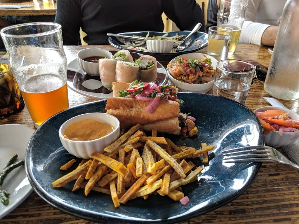 Gingergrass Silverlake | restaurant | 2396 Glendale Blvd, Los Angeles, CA 90039, USA | 3236441600 OR +1 323-644-1600