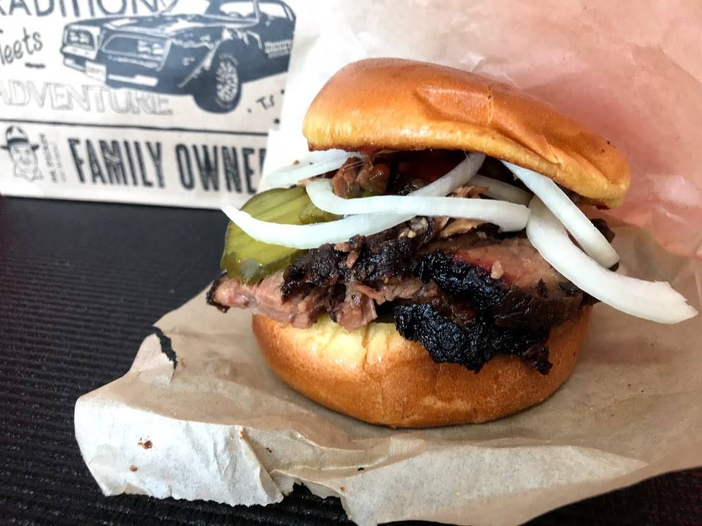 Dickeys Barbecue Pit | restaurant | 27120 Fulshear Bend Dr Suite 400, Katy, TX 77494, USA | 8327577412 OR +1 832-757-7412