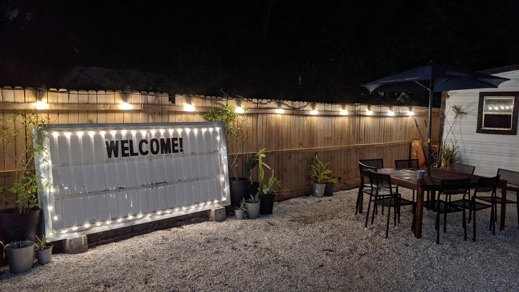 Corner Club Tampa | restaurant | 1502 E Sligh Ave, Tampa, FL 33610, USA | 8132321482 OR +1 813-232-1482