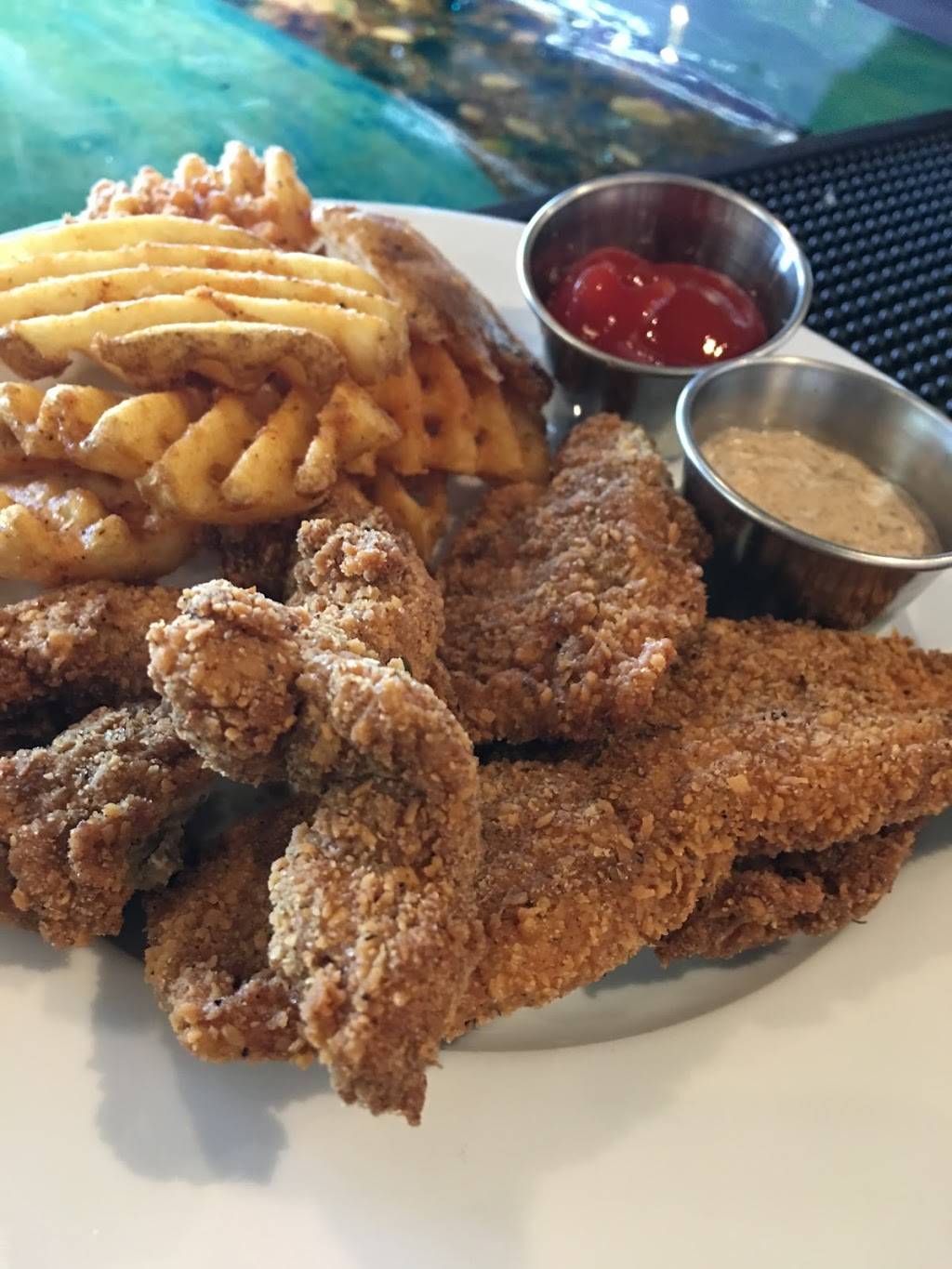 Jewels Caribbean Restaurant & Bar | restaurant | 2230 N Doctor M.L.K. Jr Dr, Milwaukee, WI 53212, USA | 4145850678 OR +1 414-585-0678