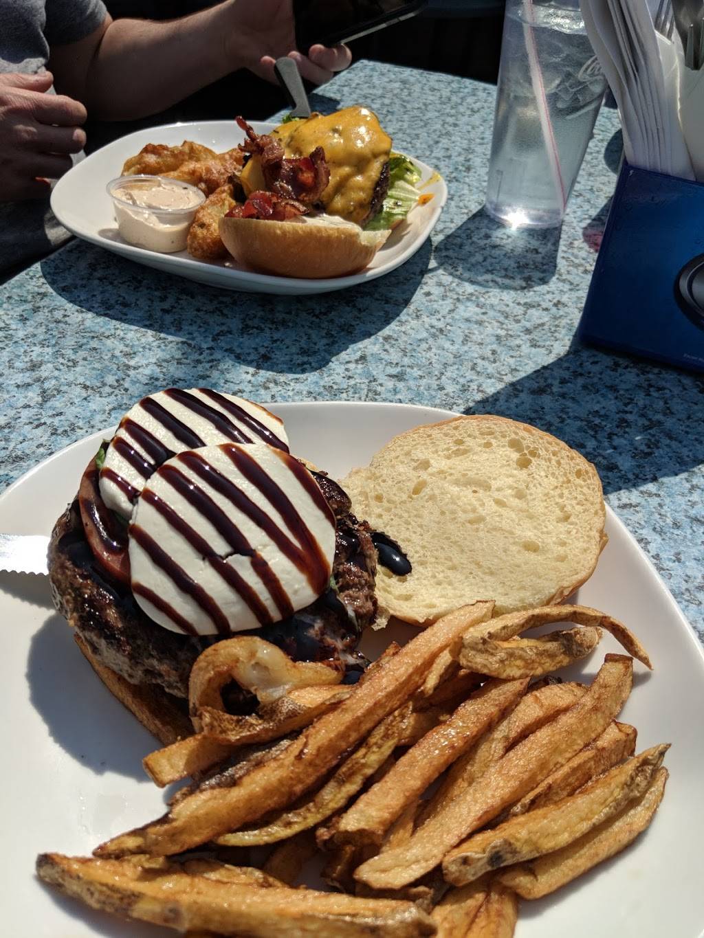 Bubbas Gourmet Burghers & Beer - Southpointe | restaurant | 114 Southpointe Blvd, Canonsburg, PA 15317, USA | 7244167119 OR +1 724-416-7119