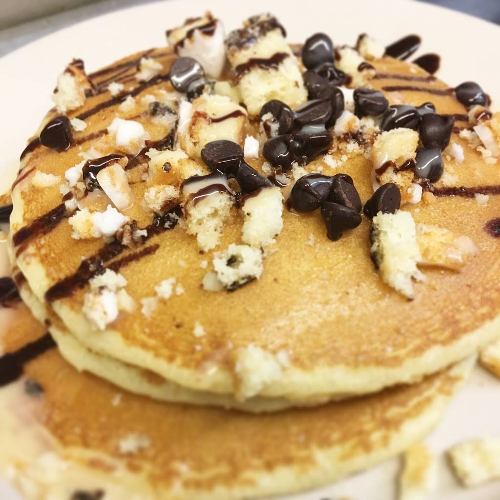 Marlboro Diner | restaurant | 141 U.S. 9, Englishtown, NJ 07726, USA | 7328517200 OR +1 732-851-7200