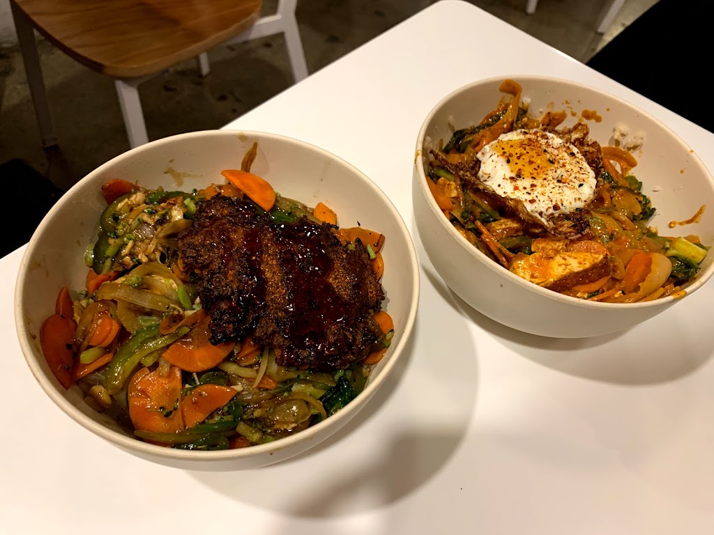 Brightwok Kitchen and Catering | restaurant | 631 N State St, Chicago, IL 60654, USA | 3123662999 OR +1 312-366-2999