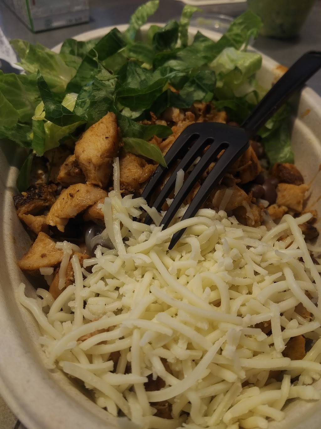 Chipotle Mexican Grill | restaurant | 6801 N Mesa St, El Paso, TX 79912, USA | 9158428588 OR +1 915-842-8588