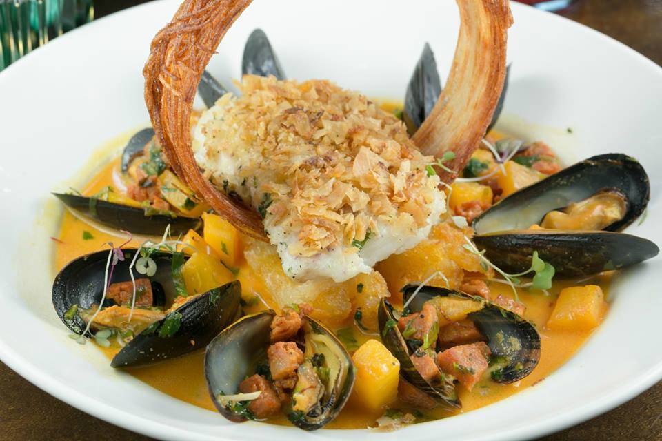 Ola Latin Kitchen | restaurant | 694 Brooklawn Avenue, Bridgeport, CT 06604, USA | 2032964884 OR +1 203-296-4884