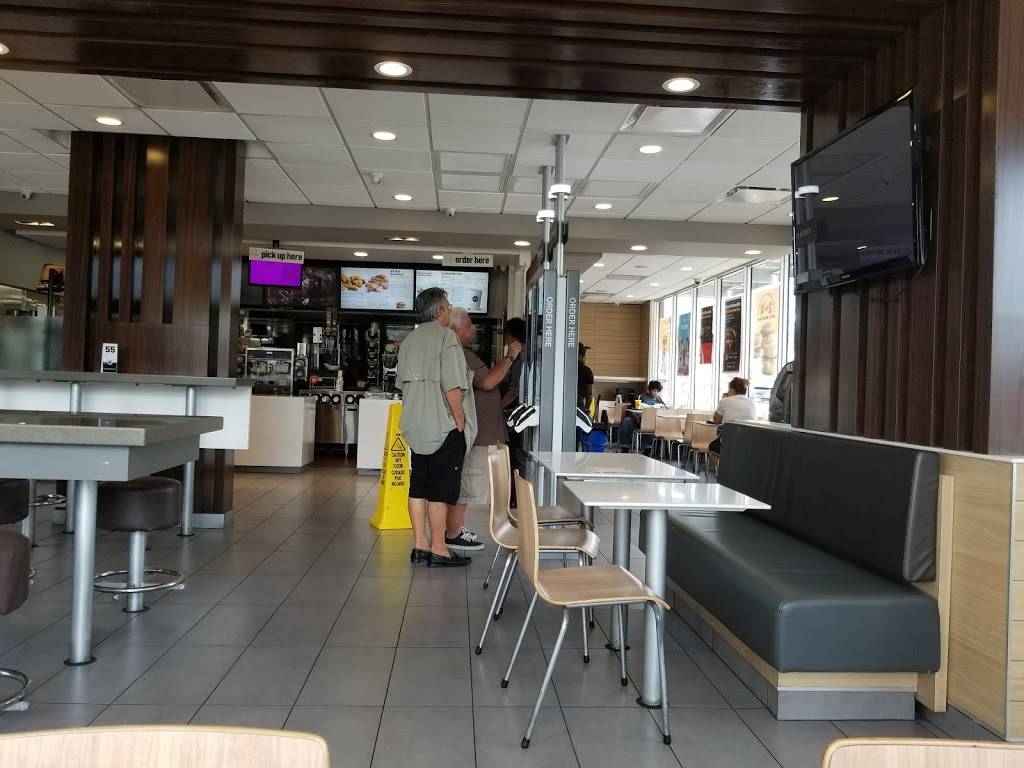 McDonalds | cafe | 300 E Sunrise Blvd, Fort Lauderdale, FL 33304, USA | 9547635543 OR +1 954-763-5543