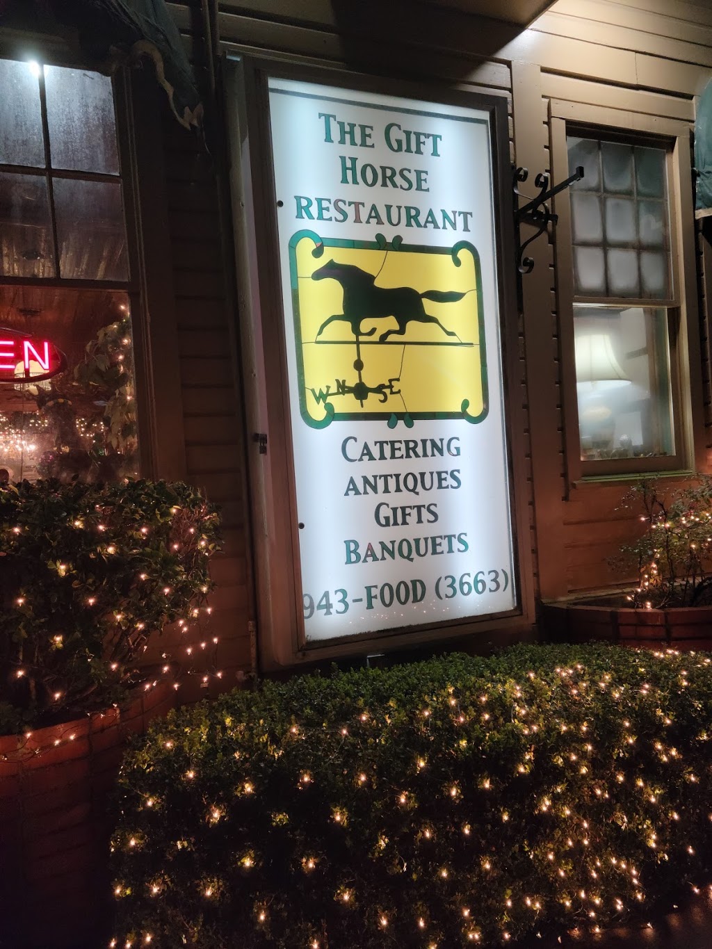 The Gift Horse Restaurant | restaurant | 209 W Laurel Ave, Foley, AL 36535, USA | 2519433663 OR +1 251-943-3663
