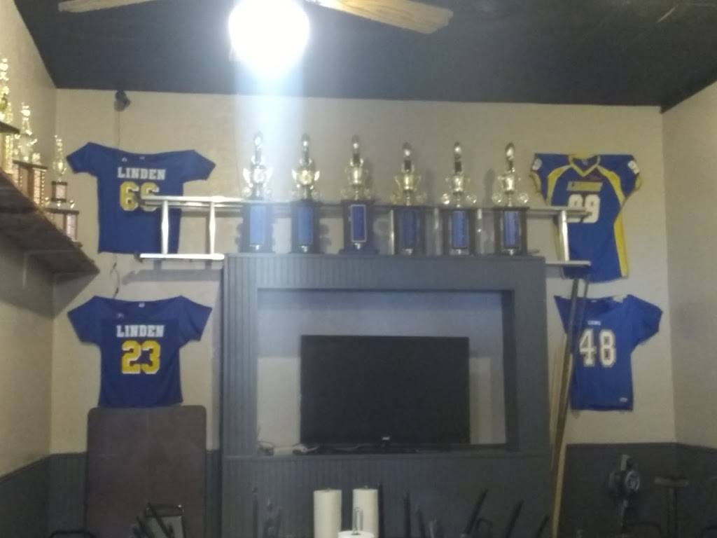 Pizza Plus - Linden | restaurant | 19018 East, CA-26, Linden, CA 95236, USA | 2098873035 OR +1 209-887-3035