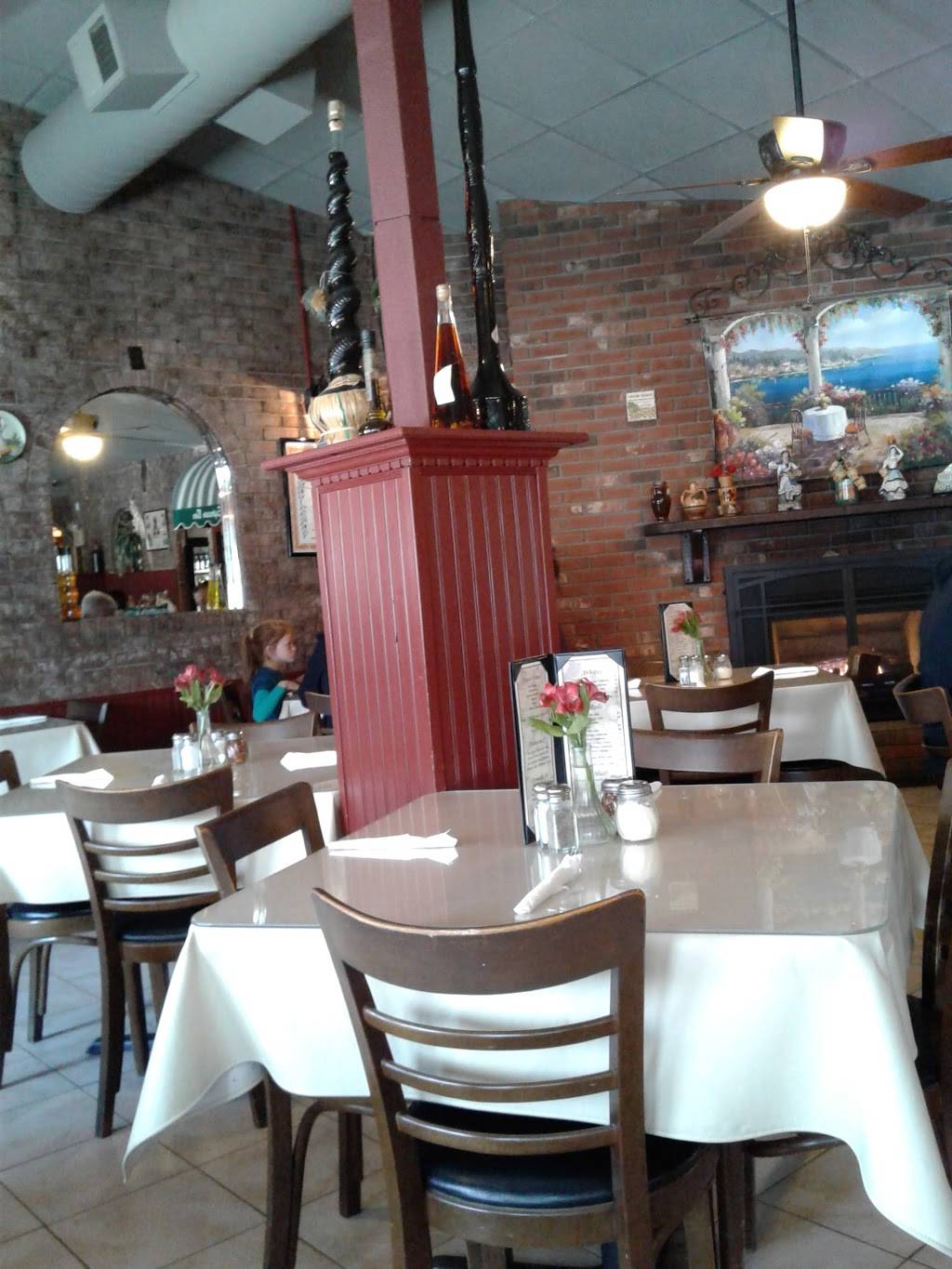 Brickhouse Pizza & Restaurant | restaurant | 33 Danbury Rd, New Milford, CT 06776, USA | 8603549192 OR +1 860-354-9192