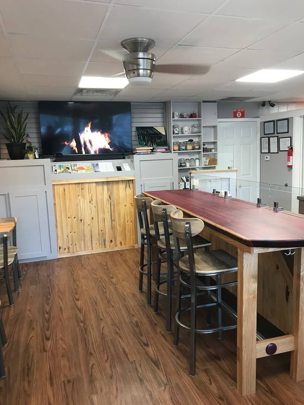 cabbage vegetarian cafe | restaurant | 4039 W Skippack Pike, Schwenksville, PA 19473, USA | 4849918196 OR +1 484-991-8196