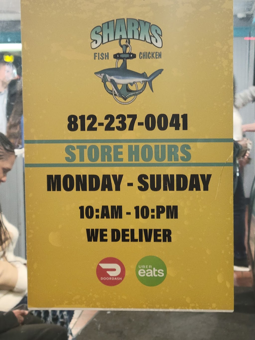 Sharxs Fish & Chicken | restaurant | 3040 Wabash Ave, Terre Haute, IN 47803, USA | 8122370041 OR +1 812-237-0041