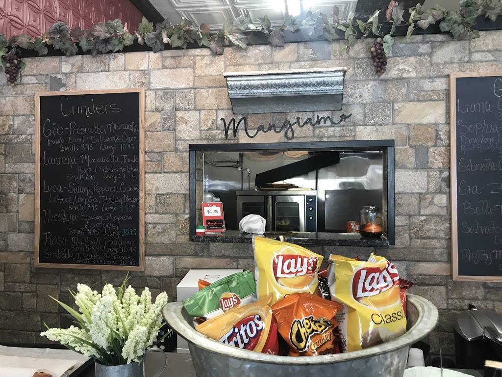 Mangiamo | restaurant | 1958 Smith St, North Providence, RI 02911, USA | 4013495028 OR +1 401-349-5028
