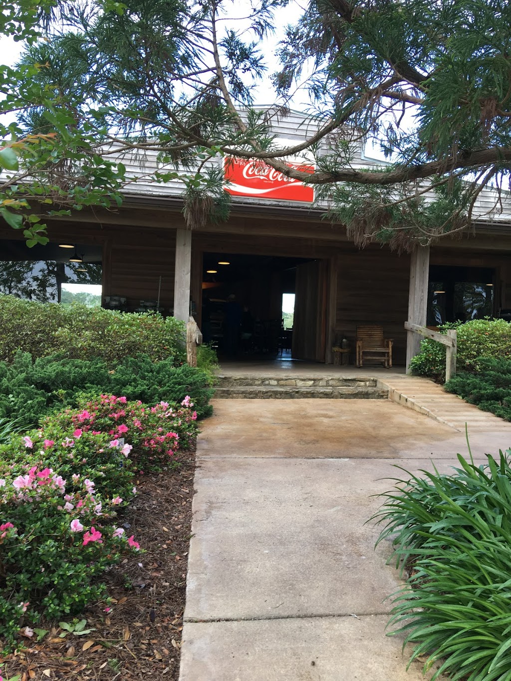 Presleys Outing | The Boathouse Restaurant | restaurant | Moss Point, MS 39562, USA | 2284740200 OR +1 228-474-0200