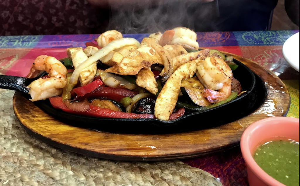 El Sarape Restaurant | restaurant | 931 Broad St, Hartford, CT 06106, USA | 8605471884 OR +1 860-547-1884