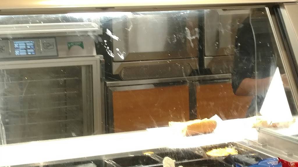 Subway | restaurant | 2710 N Highland Ave, Jackson, TN 38305, USA | 7317363321 OR +1 731-736-3321