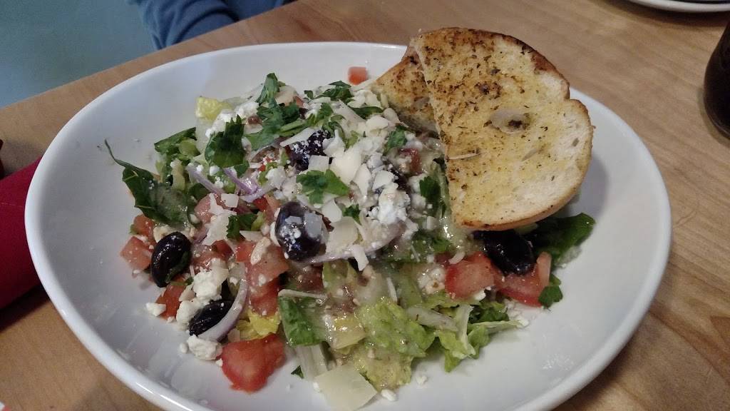 TIToS pizza & wings + bar | restaurant | 15980 S Rancho Sahuarita Blvd, Sahuarita, AZ 85629, USA | 5208380514 OR +1 520-838-0514