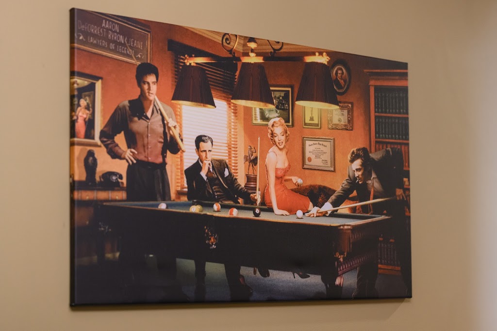 Monroes Restaurant | restaurant | 199 Post Ave, Westbury, NY 11590, USA | 5164164181 OR +1 516-416-4181