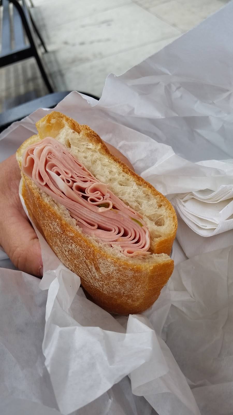 Lucca Delicatessen | restaurant | 2120 Chestnut St, San Francisco, CA 94123, USA | 4159217873 OR +1 415-921-7873