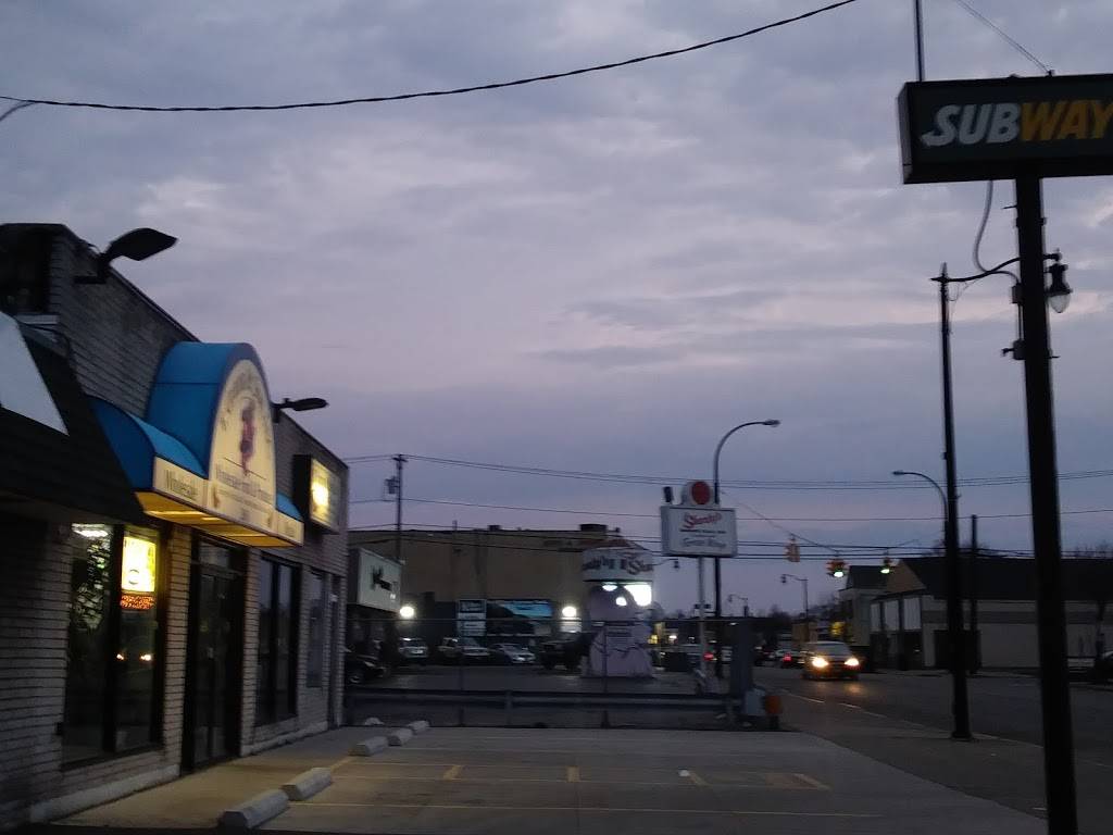 Subway | restaurant | 2608 Pine Ave, Niagara Falls, NY 14301, USA | 7162781112 OR +1 716-278-1112