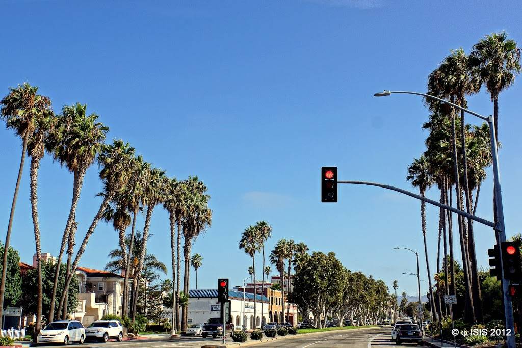 Carls Jr / Green Burrito | restaurant | 701 N Pacific Coast Hwy, Redondo Beach, CA 90277, USA | 3103793331 OR +1 310-379-3331