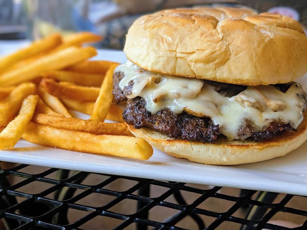 Hooligans Half Irish Pub | restaurant | 586 S Jefferson Ave, Cookeville, TN 38501, USA | 9315262927 OR +1 931-526-2927