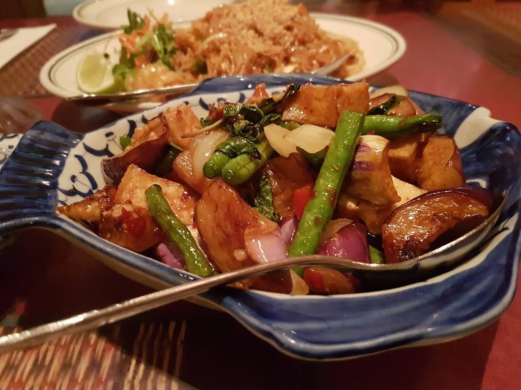 Manivanh | restaurant | 2732 24th St, San Francisco, CA 94110, USA | 4158246059 OR +1 415-824-6059