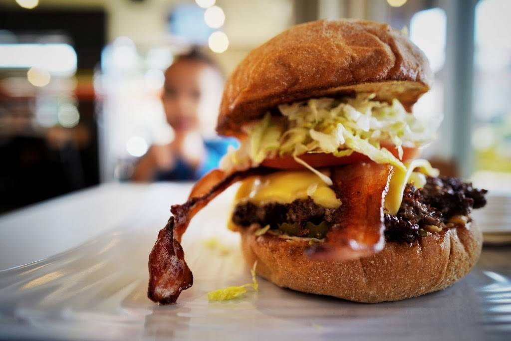 Burger Lounge | restaurant | 1198 Roseville Pkwy #135, Roseville, CA 95661, USA | 9165734107 OR +1 916-573-4107