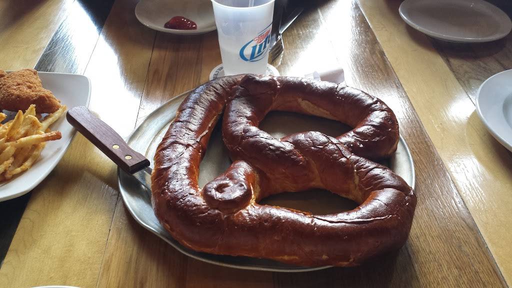 Green Bay Distillery | restaurant | 835 Mike McCarthy Way, Ashwaubenon, WI 54304, USA | 9203934403 OR +1 920-393-4403