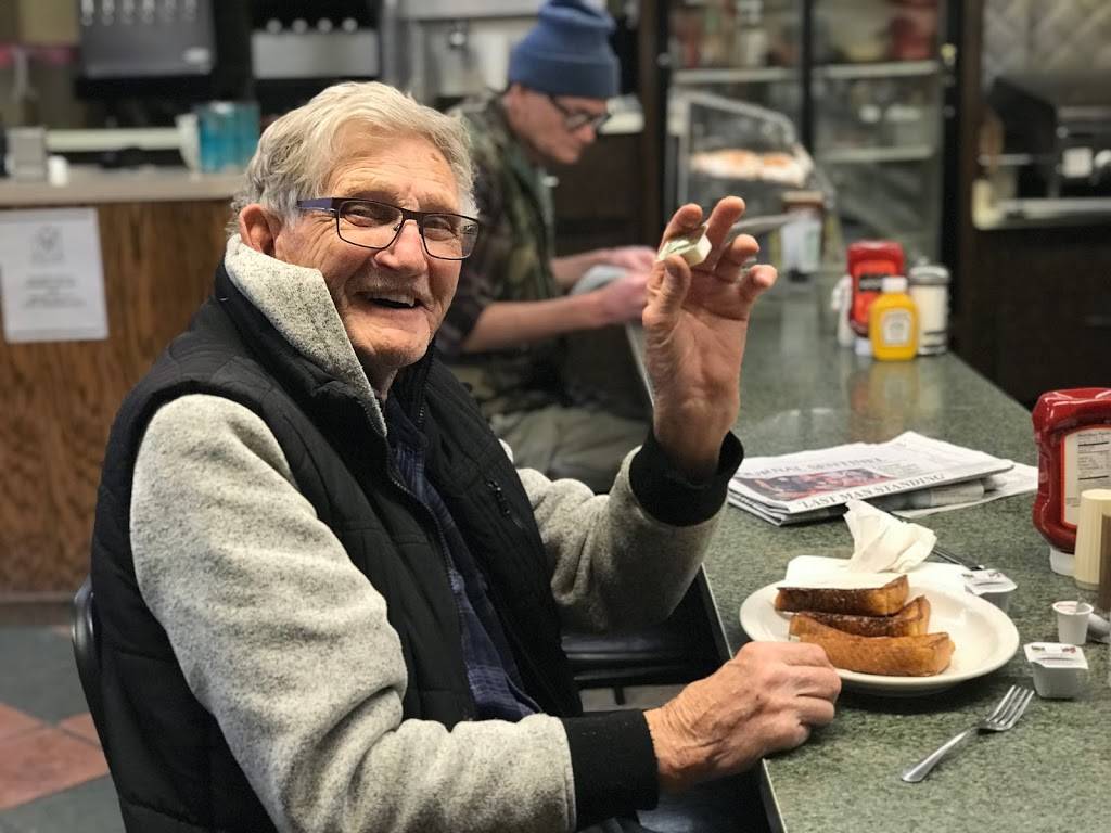 Rivers Edge Restaurant | restaurant | 283 S Riverside Dr, Saukville, WI 53080, USA | 2622849918 OR +1 262-284-9918