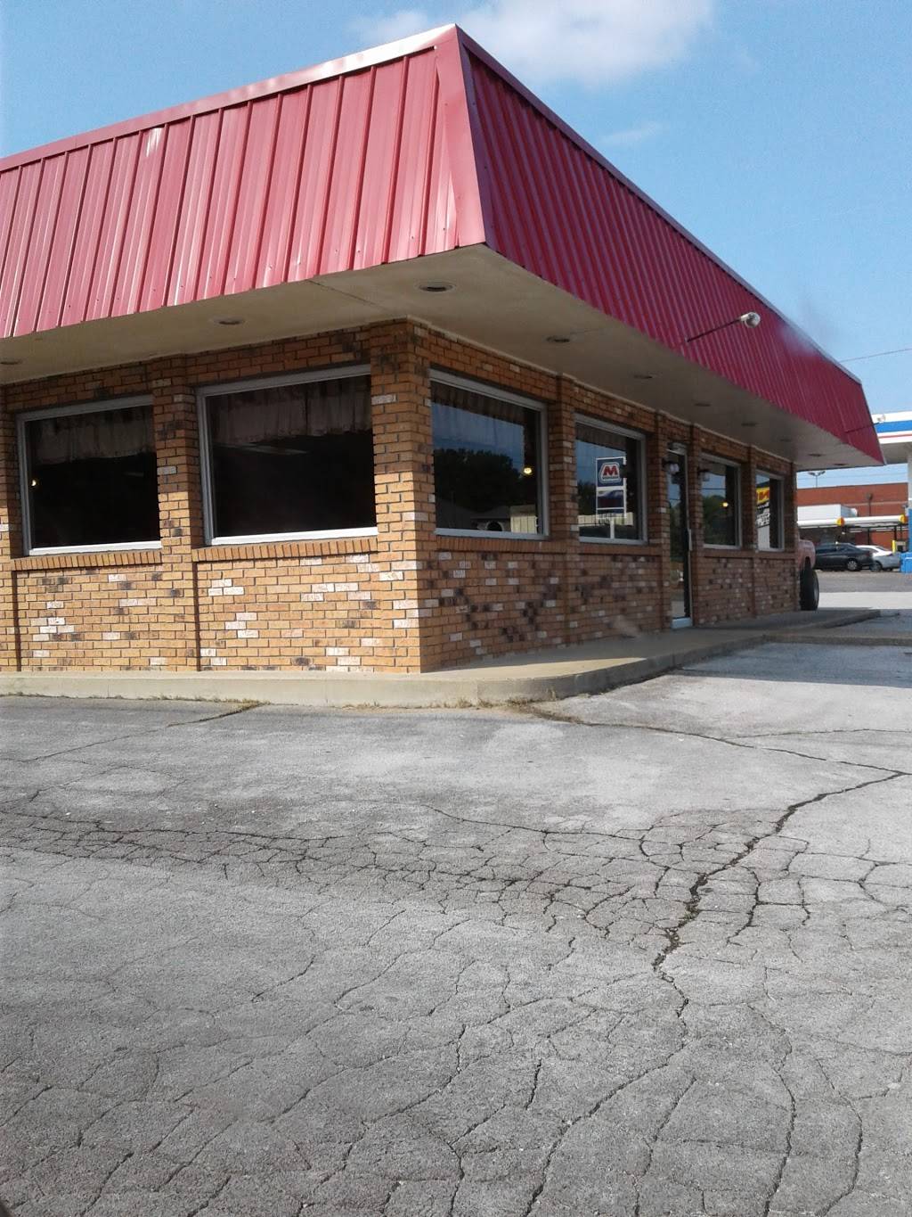 Big Johns Bar-B-Q | restaurant | 423 E Main St, Hohenwald, TN 38462, USA | 9317962244 OR +1 931-796-2244