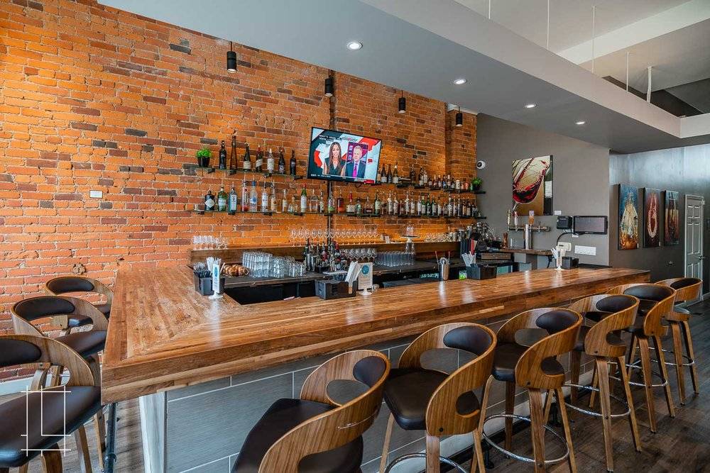 DeVine Tastings Wine Bar & Dining on High St. | restaurant | 958 N High St, Columbus, OH 43201, USA | 6147252030 OR +1 614-725-2030