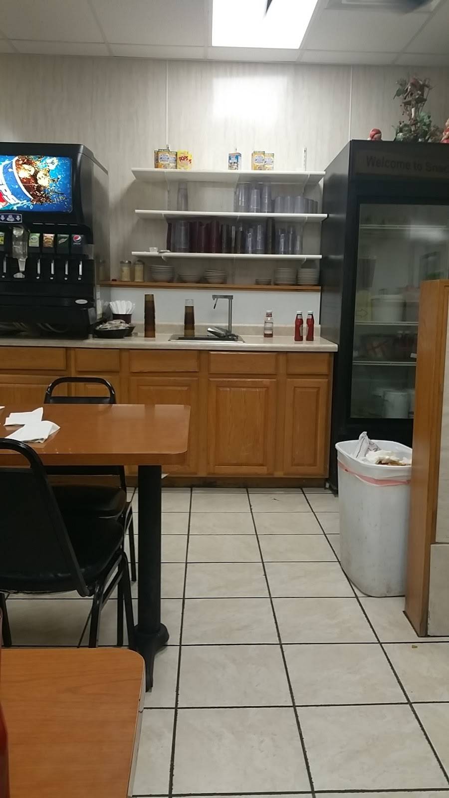 Snack Time Family Restaurant | restaurant | 1010 6th St, Nevada, IA 50201, USA | 5153825254 OR +1 515-382-5254