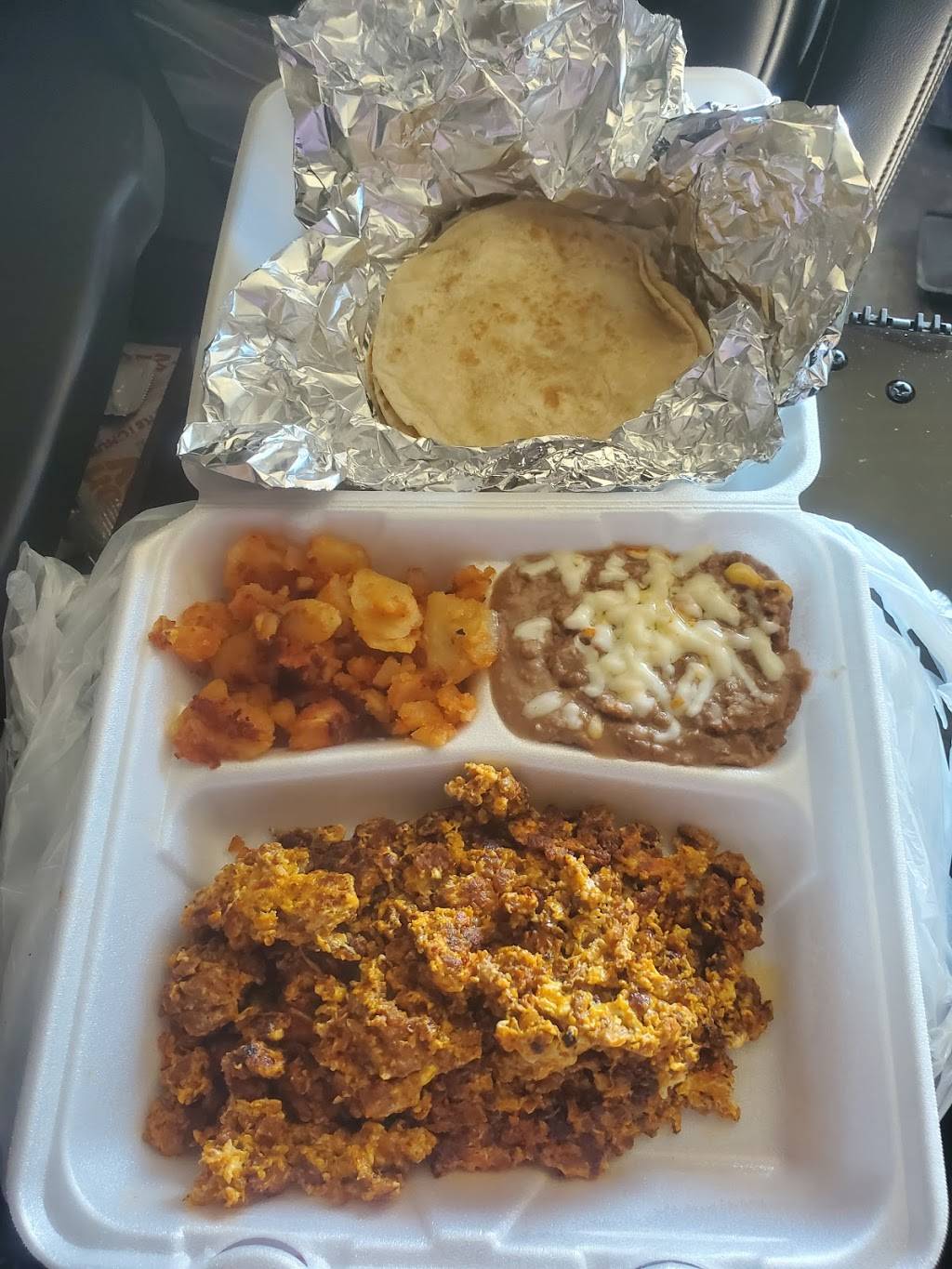 Papá Luis Súper Burrito y Tacos | restaurant | 1303 Hamilton Ave, University Park, IL 60484, USA | 7087465468 OR +1 708-746-5468