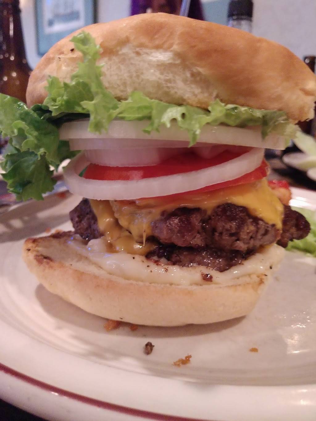 Bens Restaurant & Bar | restaurant | 17729 W Akron-Canfield Rd, Berlin Center, OH 44401, USA | 3305477633 OR +1 330-547-7633