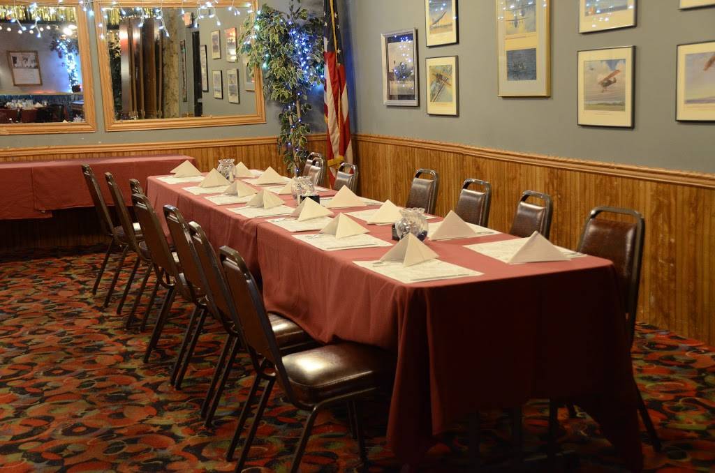 Sky Harbor Steak House | restaurant | 1321 N Park Rd, West Peoria, IL 61604, USA | 3096745532 OR +1 309-674-5532