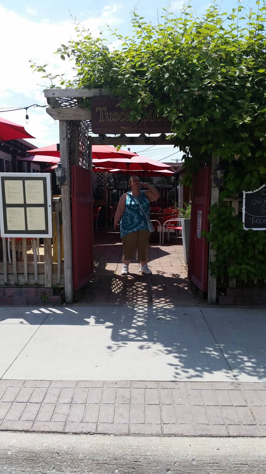 Tuscan Moon Grill on Fifth | restaurant | 203 5th St, Kalona, IA 52247, USA | 3196563315 OR +1 319-656-3315