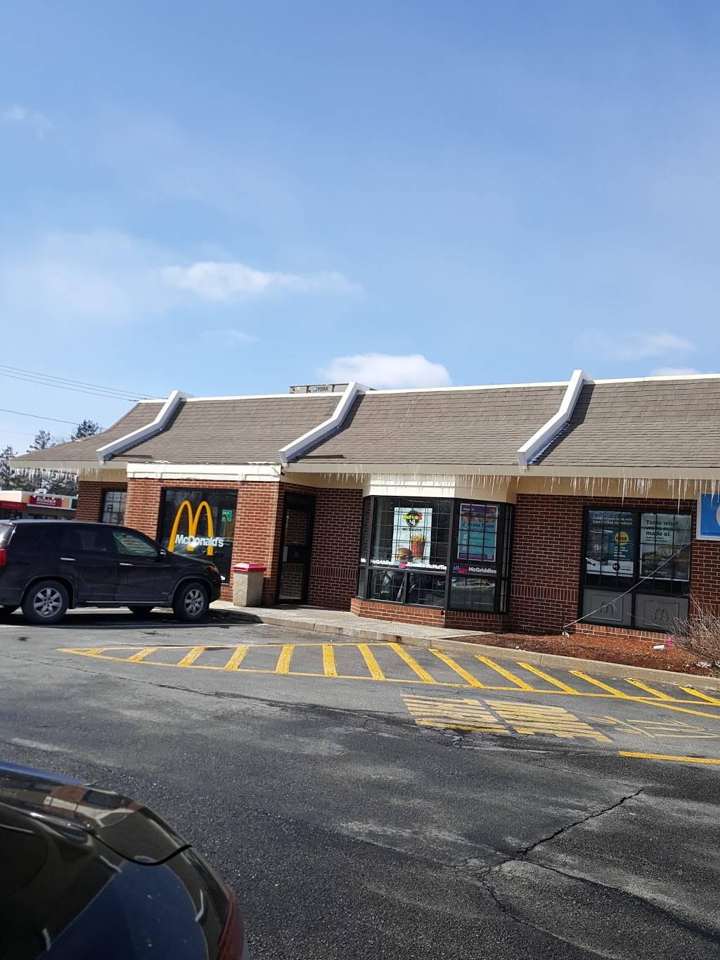 McDonalds | cafe | 1928 Main St, Tewksbury, MA 01876, USA | 9788519325 OR +1 978-851-9325