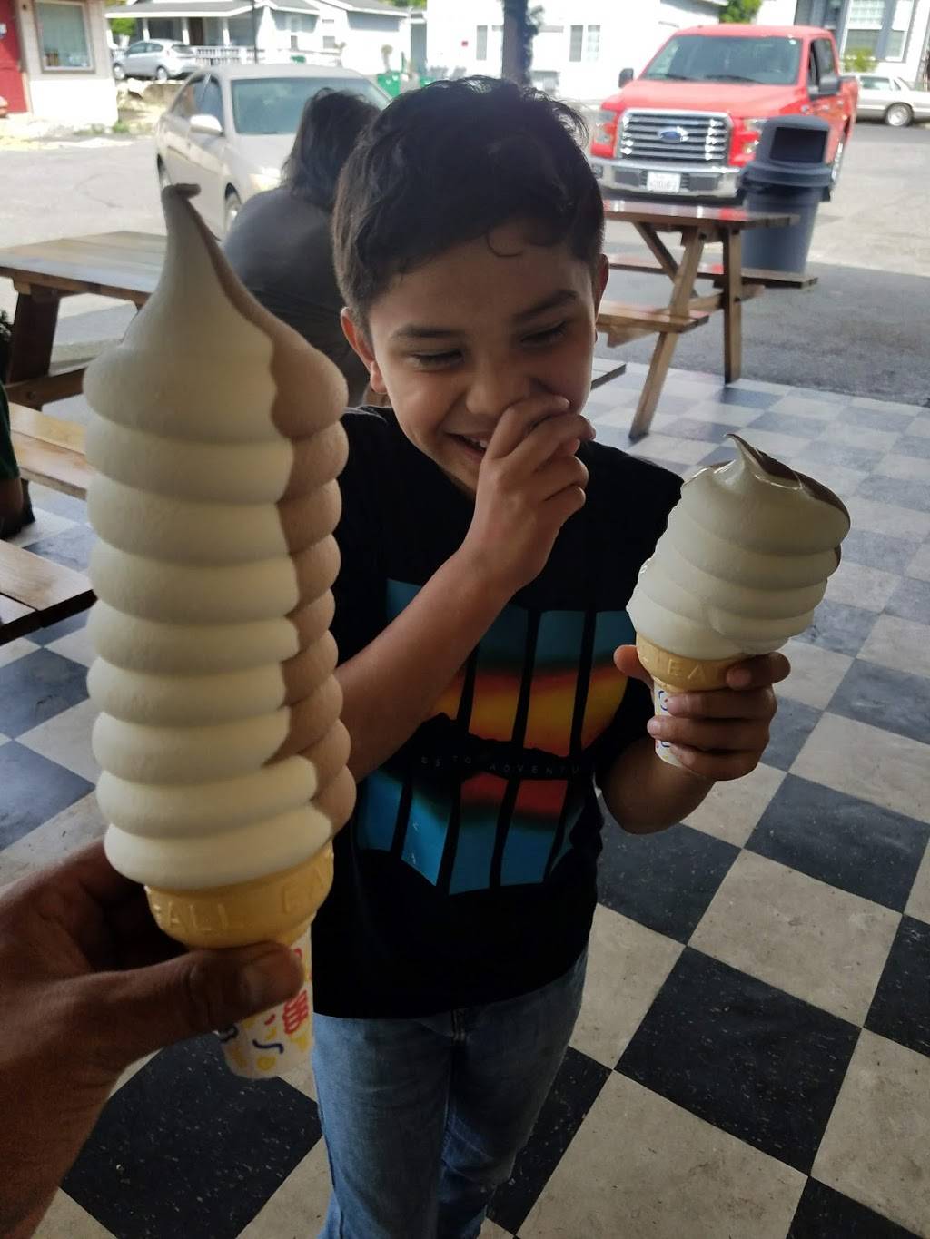 Frosty | restaurant | 18358 Main St, Jamestown, CA 95327, USA | 2099843444 OR +1 209-984-3444