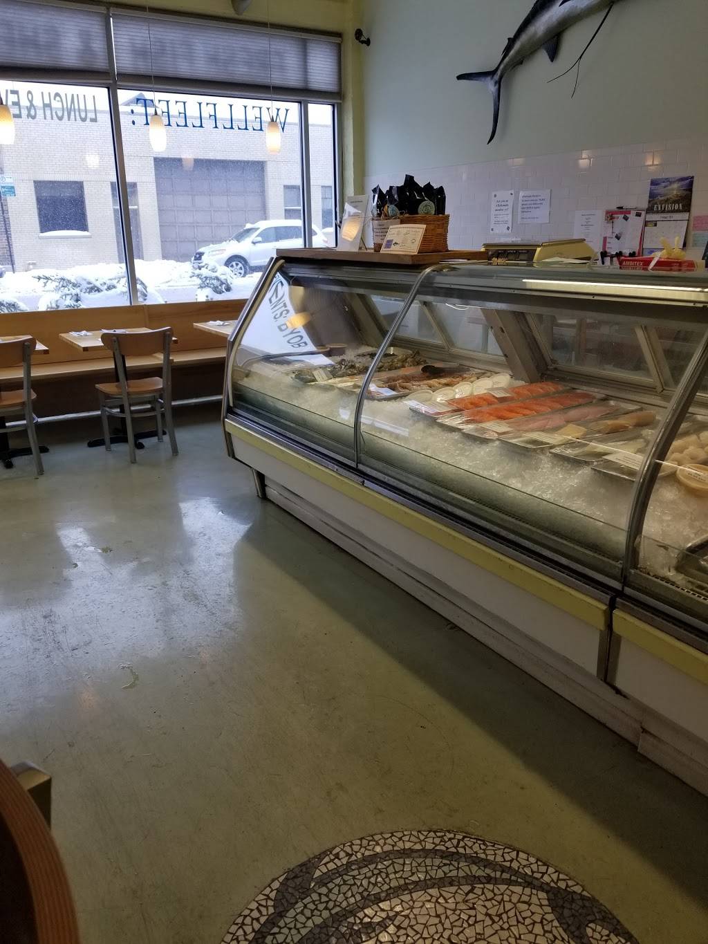 The Fishguy Market & Wellfleet | restaurant | 4423 N Elston Ave, Chicago, IL 60630, USA | 7732837400 OR +1 773-283-7400
