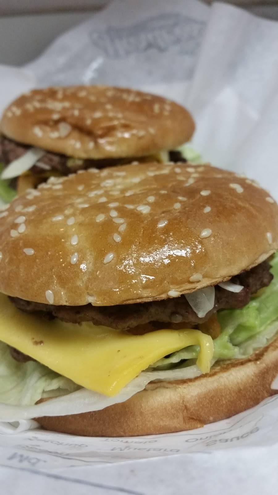 Hardees | restaurant | 17368 Chesterfield Airport Rd, Chesterfield, MO 63005, USA | 6365365072 OR +1 636-536-5072