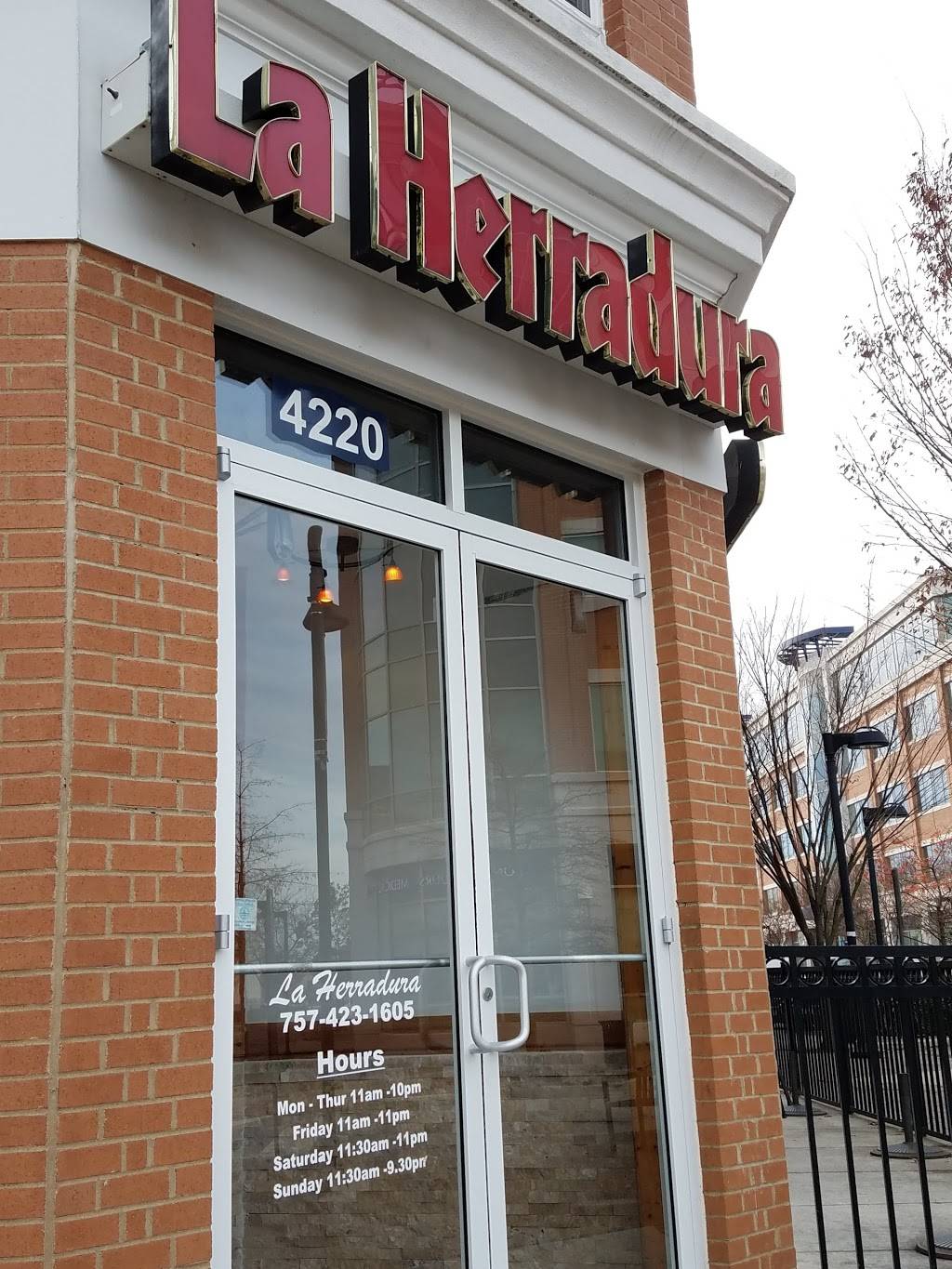 La Herradura Mexican Restaurant & Cantina | restaurant | 4220 Monarch Way, Norfolk, VA 23508, USA | 7574231605 OR +1 757-423-1605