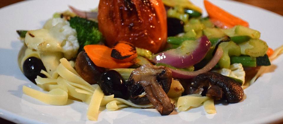 The Willow Steakhouse & Saloon | restaurant | 18273 Main St, Jamestown, CA 95327, USA | 2099843998 OR +1 209-984-3998