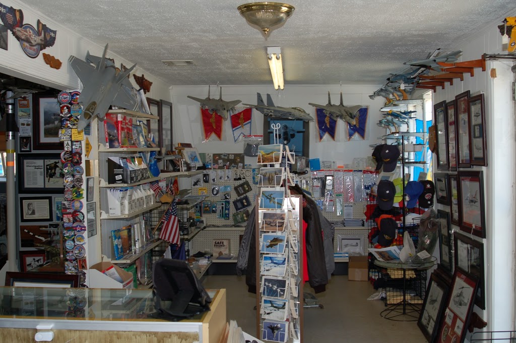 Wings | restaurant | 409 S Navy Blvd, Pensacola, FL 32507, USA | 8006429464 OR +1 800-642-9464