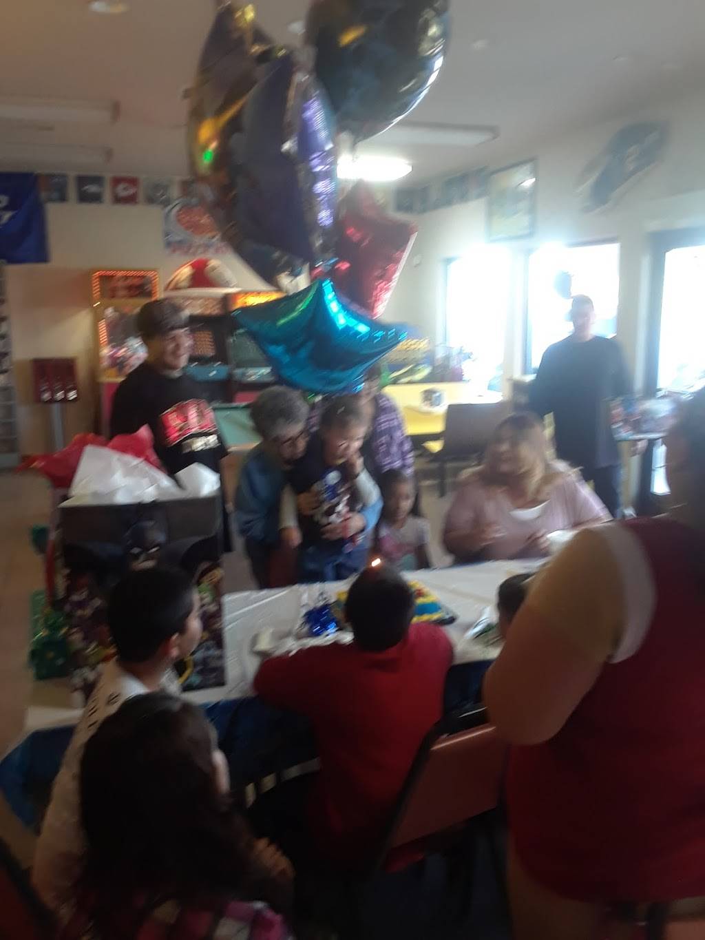 Pizza King | restaurant | 10668 14th Ave, Armona, CA 93202, USA | 5595843341 OR +1 559-584-3341